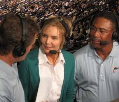 Lesley becomes the First Female NFL Analyst on TV (Miami Dolphins 2009)